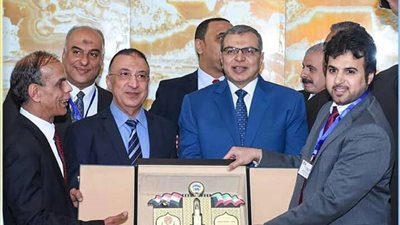 وزير القوى العاملة ومحافظ الإسكندرية يفتتحان فعاليات مؤتمر نقابات العاملين بالسياحة والفنادق