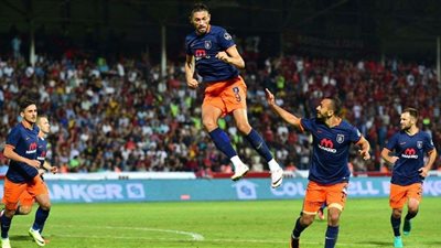 تألق تريزيجيه اليوم يقرب باشاك شهير من دوري المؤتمر الأوروبي