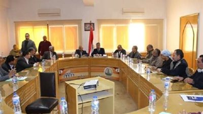 الدمج وتقليص العمالة.. تفاصيل لقاء نقابة البناء مع رئيس الشركة القابضة للتشييد