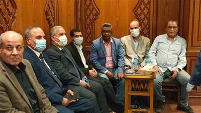 توافد كبار الصحفيين ورجال الأعمال الى عزاء زوجة الصحفي إبراهيم أبو كيلة