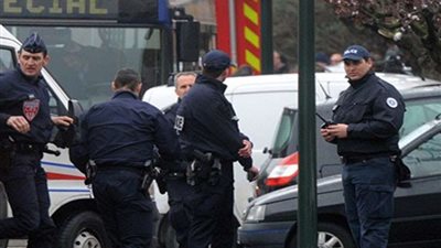 إرهابي يهاجم مقر الشرطة شرق فرنسا وسط تبادل إطلاق النيران