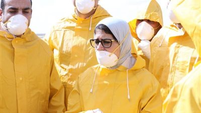 تعرف على سبب عدم ارتداء وزيرة الصحة الكمامة بشكل صحيح