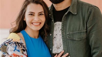 كارمن سليمان تثير الجدل برفقة زوجها