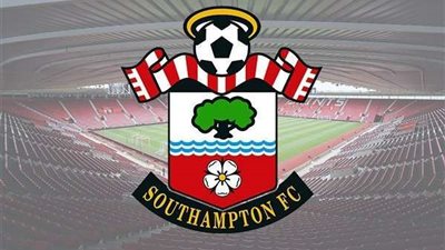 استقالة أسطورة ساوثهامبتون بعد منشور بسبب الحرب