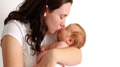 احذر.. أمراض تنتقل إلى الأطفال من 