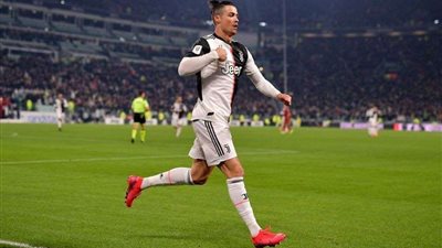 مشجعان من كوريا الجنوبية يحصلان على تعويض مالي بسبب رونالدو