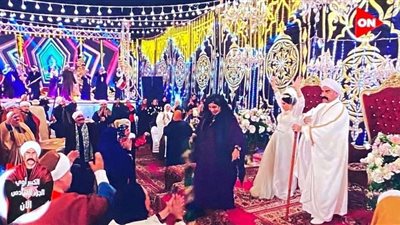 أحمد مكي يسخر من بوسي شلبي.. شاهد