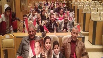 وسط أجواء من الفرحة.. محافظ دمياط تستقبل الصيادين العائدين من اليمن