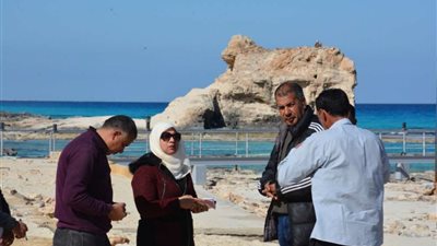 نائب محافظ مطروح تتفقد عدد من شواطئ المحافظة استعدادًا لموسم الصيف