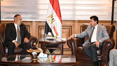 وزير الرياضة يبحث استعدادات استضافة مصر لبطولة الأمم الأفريقية لكرة اليد 2022 و 2024