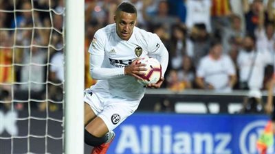 رئيس فالنسيا: برشلونة رفض دفع ثمن مورينو