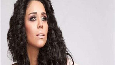 شارك في حرب أكتوبر.. أمينة تطالب جمهورها بالدعاء لوالدها