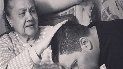 الفنان إدوارد يُحيي ذكرى وفاة والدته بكلمات مؤثرة