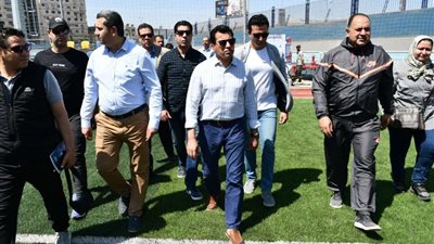 وزير الرياضة يتفقد الأعمال الإنشائية بفرع نادي النادي بشيراتون  قبيل افتتاحه