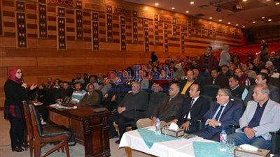 محافظ المنيا يشهد تدريب 1831 أخصائي بالتعليم حول الوقاية من الأمراض المعدية