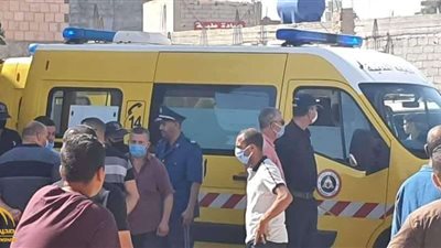 مصرع شخصين وإصابة 8 آخرين إثر تصادم سيارتين في الإسكندرية