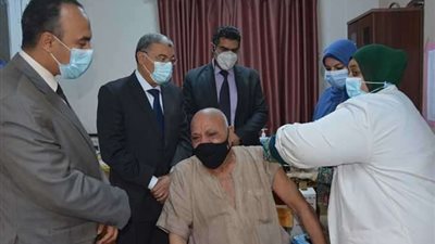 لكبار السن .. الصحة تكشف أهمية الجرعة الثالثة من لقاح كورونا