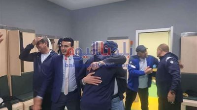 فرحة لاعبي المصري بالفوز علي الأهلي بالدوري | صور