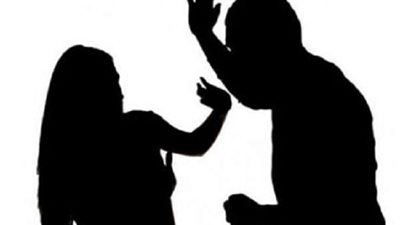 زوجة في دعوى طلاق للضرر.. ضربني وهددني بالسلاح للتنازل عن حقوقي