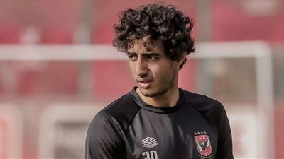 محمد هاني يقترب من العودة لقيادة الجبهة اليمنى للأهلي أمام الرجاء