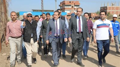 محافظ المنوفية يتابع أعمال الرصف والتطوير الشوارع  والمناطق الغير مخططة