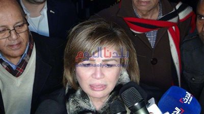 بمسجد الشرطة.. نجوم الفن يتوافدون على عزاء نادية لطفي (صور)