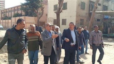 نائب محافظ القاهرة يتفقد أعمال تطوير المنطقة المحيطة بشجرة مريم بالمطرية (صور)
