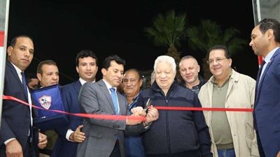 وزير الرياضة يفتتح صالة 