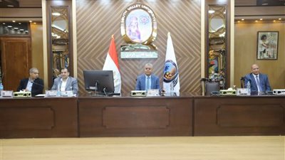 رئيس جامعة جنوب الوادي يهنئ الرئيس السيسي بذكرى انتصارات العاشر من رمضان