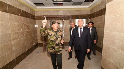 وزير الإسكان يتفقد المستشفى الجامعي في مدينة العاشر من رمضان