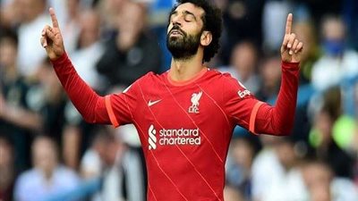 محمد صلاح يشتكي من ألام في الكتف
