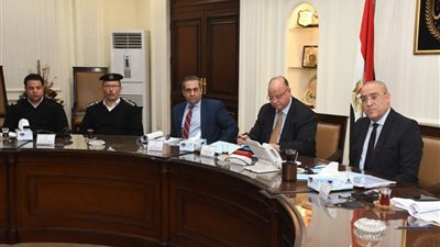 وزير الإسكان ومحافظ القاهرة يتابعان تنفيذ مشروع تطوير 