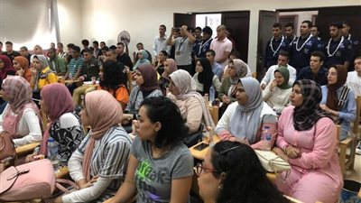 الحكومة تنفي تأجيل بدء الدراسة في المدارس والجامعات بسبب 