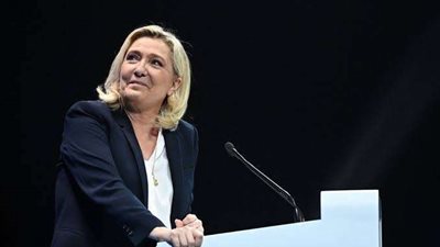 الرئاسة الفرنسية: لوبان تضيق الفارق مع ماكرون بعد فرز 32 مليون صوت