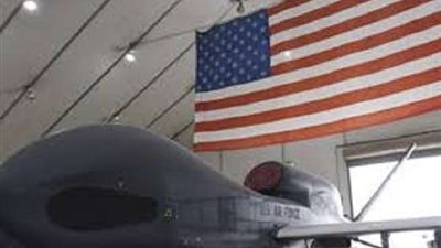 بعد إسقاطها.. إيران تعرض لقطات مصورة لحطام الطائرة الأمريكية المسيرة