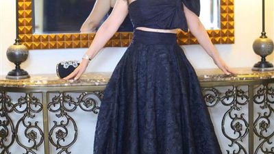 عبير صبري «شيف» في منزلها بطبق الكشري.. نبعد عن الأكل الدسم «فيديو»