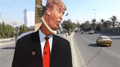 شاهد.. شنق دمى ترامب في شوارع العاصمة العراقية لهذا السبب