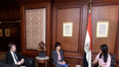 مصر وبنك الاستثمار الدولي يتفقان على التعاون في 5 مجالات