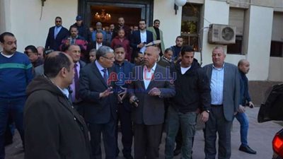 وزير النقل يتفقد محطة السكك الحديدية بالمنيا