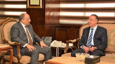 وزير التنمية المحلية يلتقي محافظ الإسكندرية لمناقشة عدة ملفات بالمحافظة