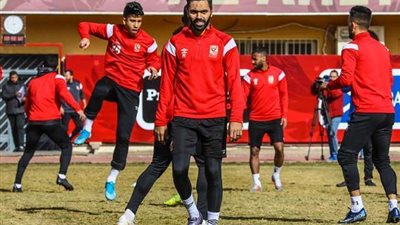 حسين الشحات يشارك في جزء من مران الأهلي