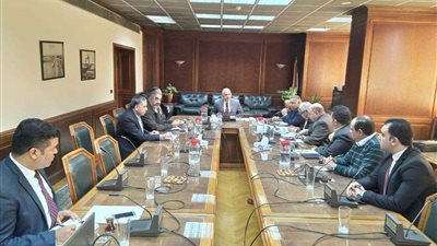 وزير الري يبحث مشروعات هيئة السد العالي و تقدم العمل في عملية تأهيل خزان أسوان (صور)