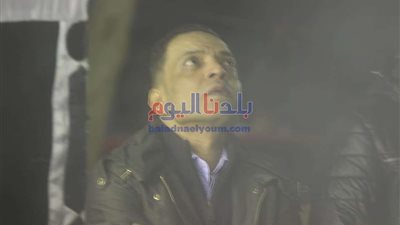 طارق الشيخ يستقبل واجب العزاء في والده (صور)