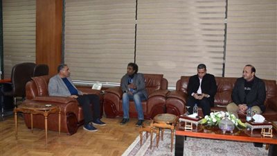 محافظ مطروح يستقبل رئيس هيئة قصور الثقافة ويؤكد على أهمية تنمية الوعي للشباب