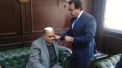 هكذا رد وزير التعليم العالي اعتبار أستاذ تجارة الإسكندرية المُعتدى عليه