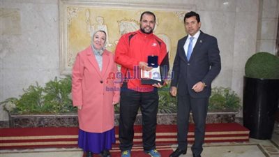 وزير الرياضة يكرم أبطال بعثة منتخب مصر لرفع الأثقال البارالمبي (صور)