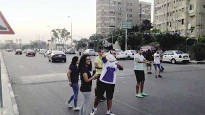 كنا بنهزر.. ضبط 4 أشخاص ألقوا العصير على أحد الأتوبيسات بالإسماعيلية