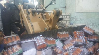 تحرير 9 مخالفات مخابز وإعدام زجاجات عصير منتهية الصلاحية بأسيوط