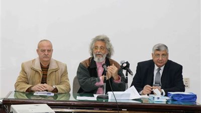 خبراء يقدمون روشتة طبية لمواجهة فيروس كورونا بنقابة الأطباء