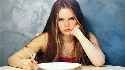 احذر.. تناول الطعام بعد الـ6 مساء يهدد حياتك